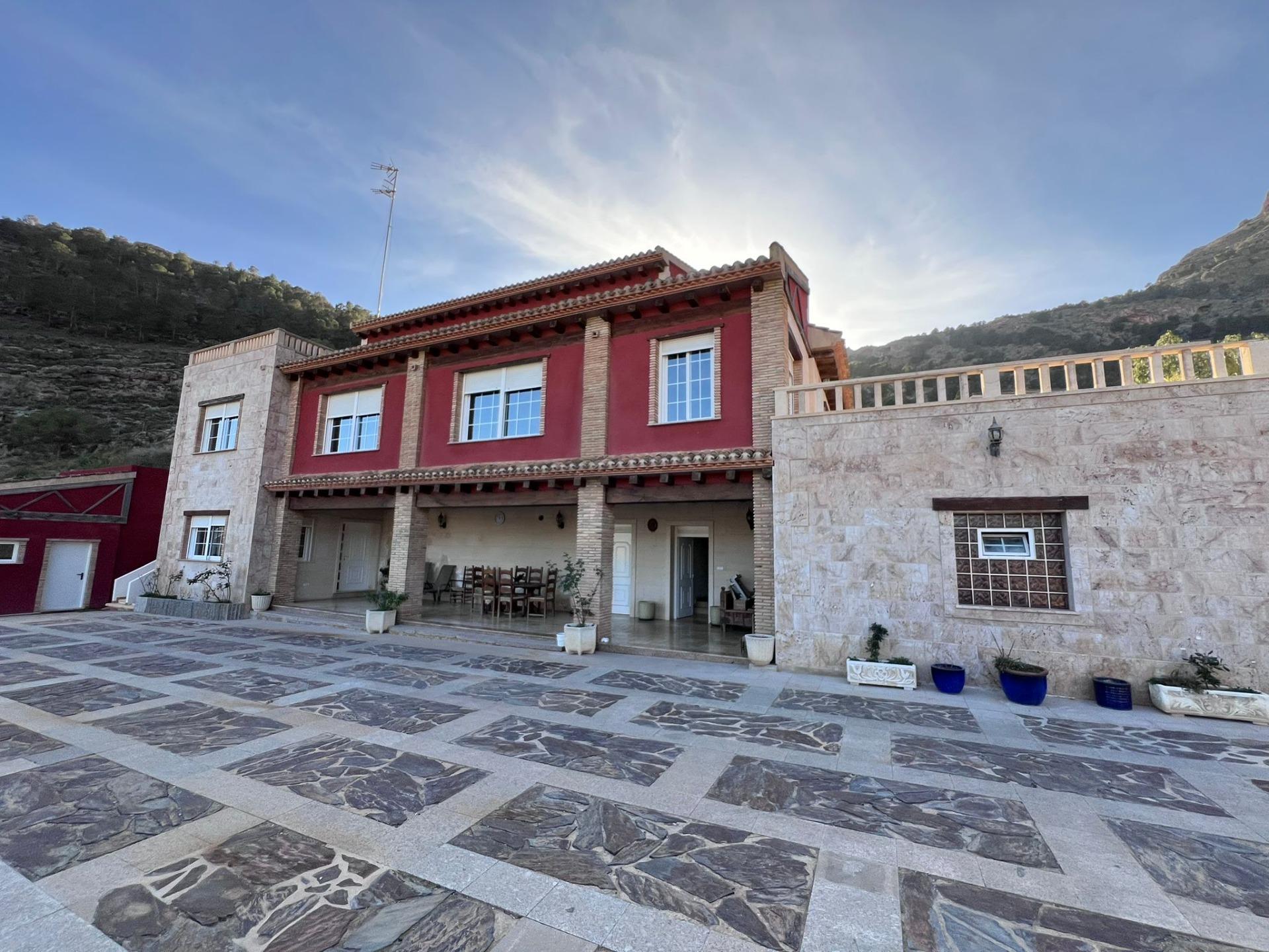 For sale - 4 Bedroom 3 Bathroom Villa in Orihuela - Raiguero De Bonanza  - Alicante