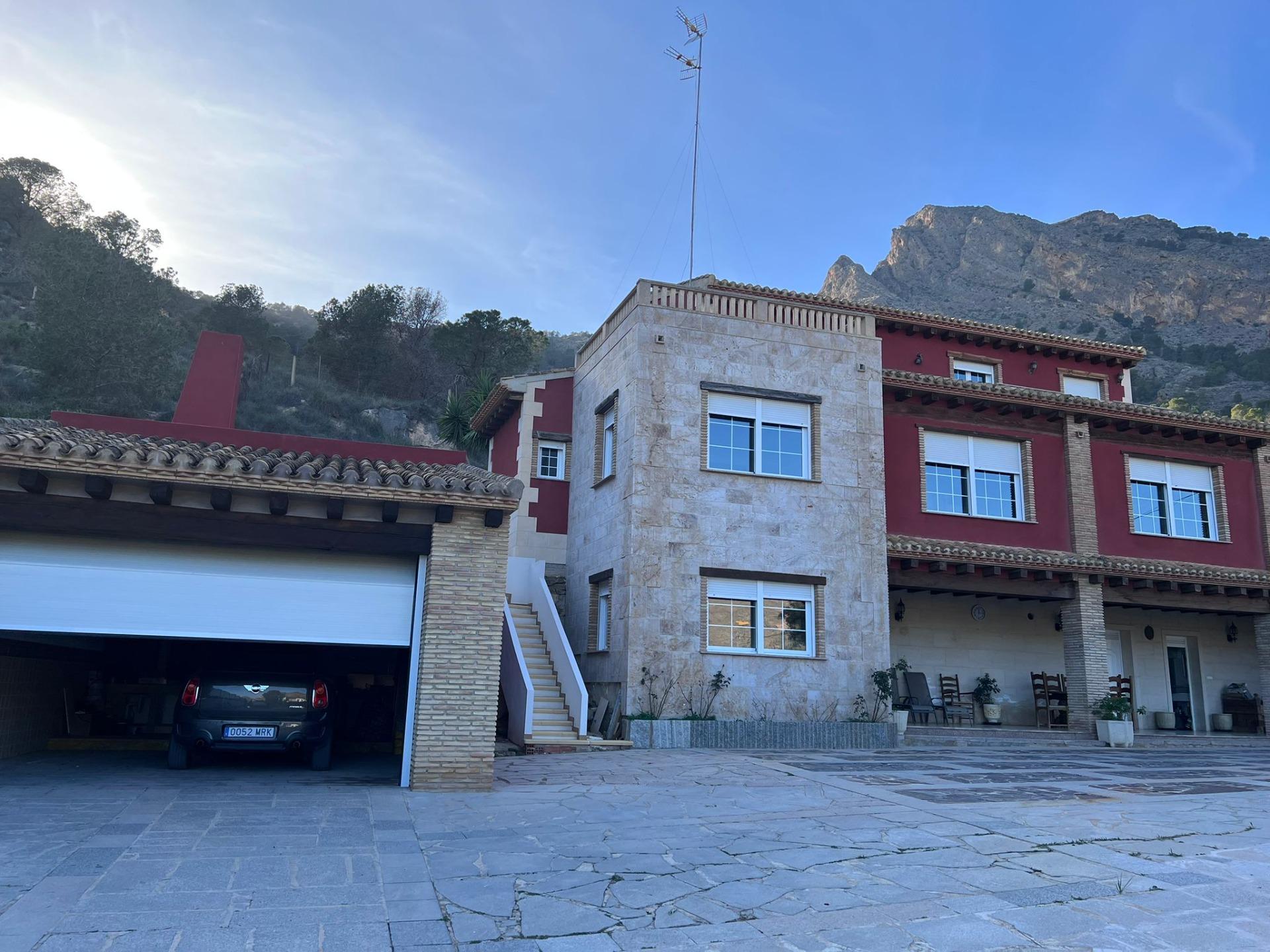 For sale - 4 Bedroom 3 Bathroom Villa in Orihuela - Raiguero De Bonanza  - Alicante