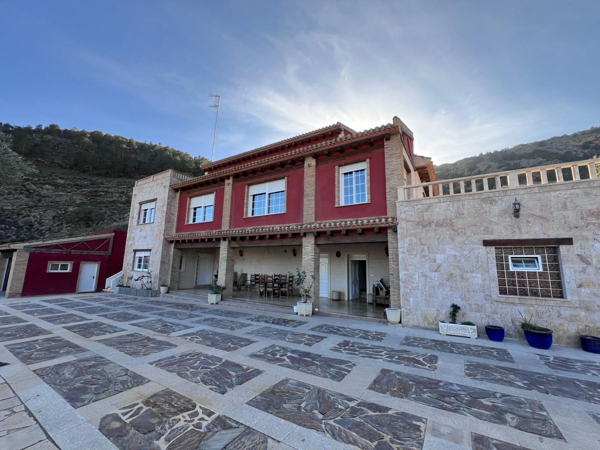 For sale - 4 Bedroom 3 Bathroom Villa in Orihuela - Raiguero De Bonanza  - Alicante