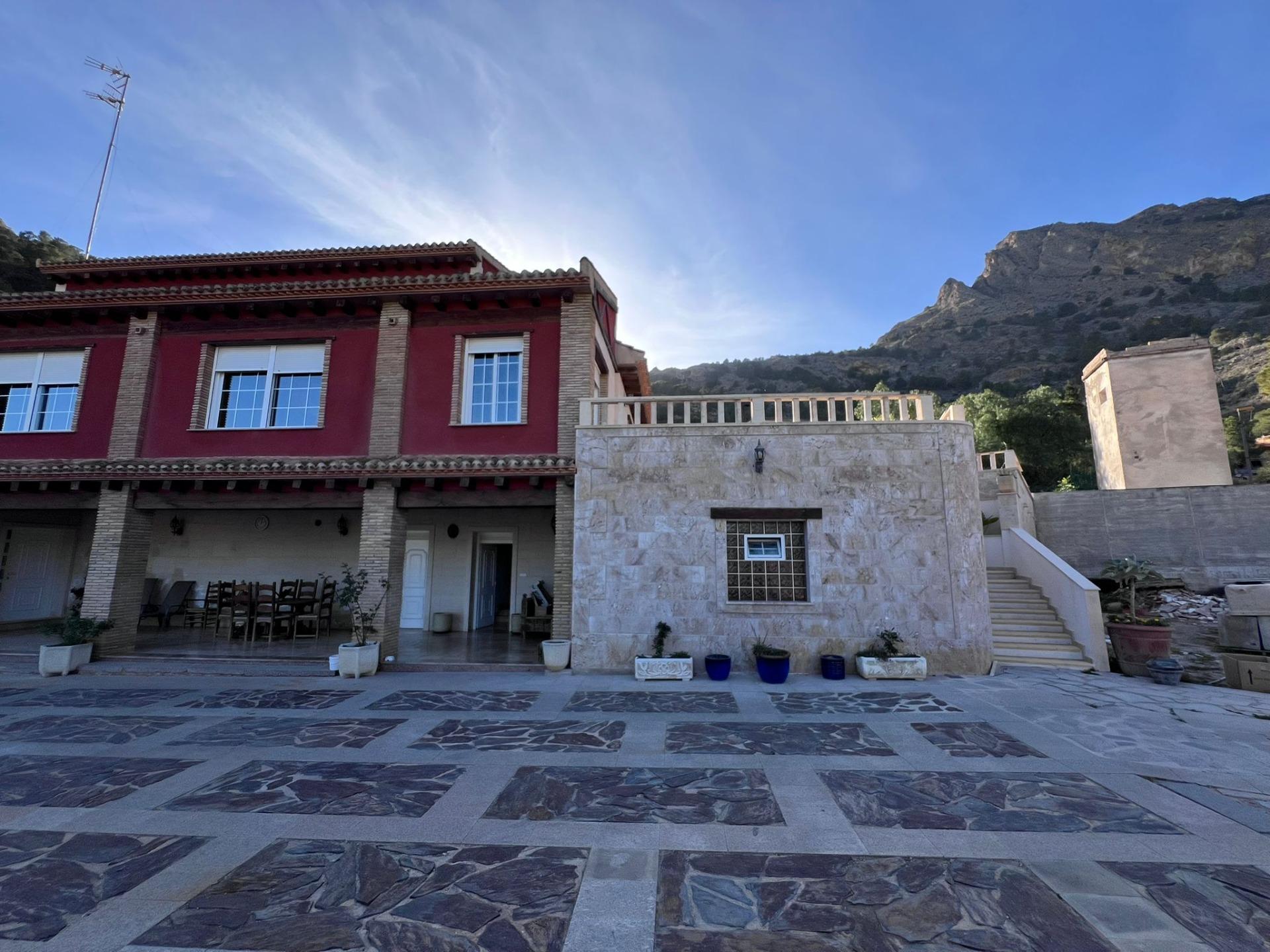 For sale - 4 Bedroom 3 Bathroom Villa in Orihuela - Raiguero De Bonanza  - Alicante