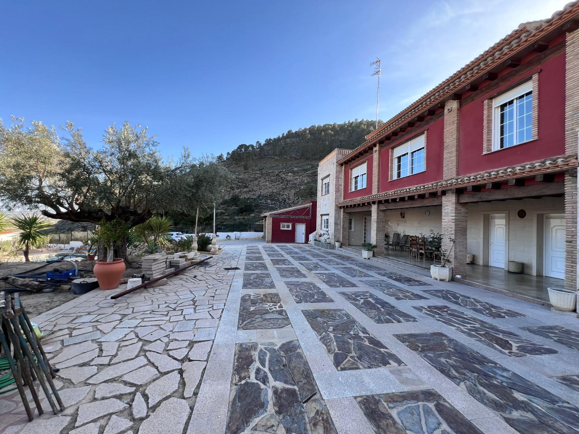 For sale - 4 Bedroom 3 Bathroom Villa in Orihuela - Raiguero De Bonanza  - Alicante