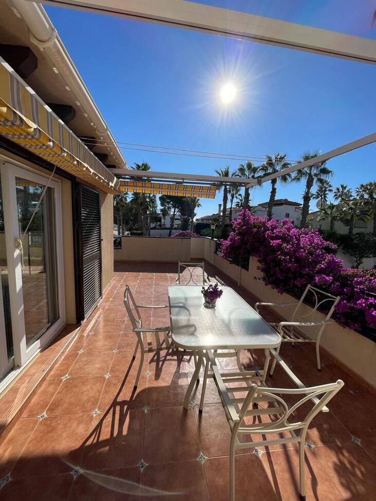 For sale - 3 Bedroom 3 Bathroom Villa in Villamartin - Costa Blanca  - Alicante