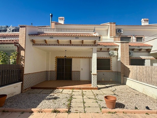 For sale - 3 Bedroom 3 Bathroom Town House in San Miguel de Salinas - Inland  - Alicante
