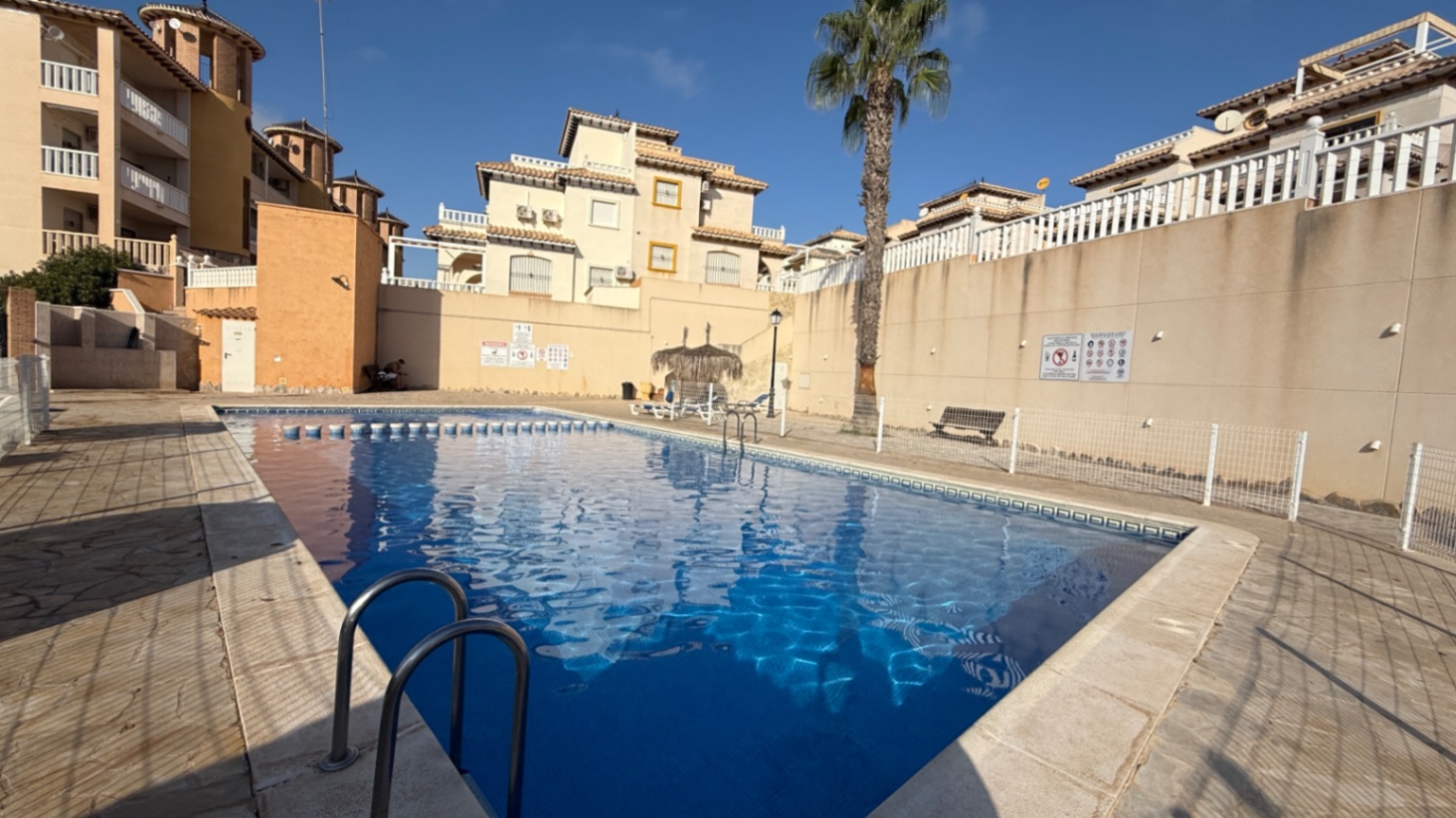 For sale - 2 Bedroom 1 Bathroom Apartment in Orihuela - Inland  - Alicante