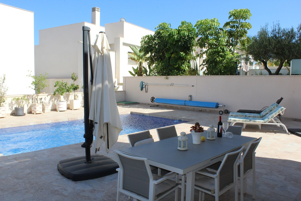 For sale - 3 Bedroom 3 Bathroom Villa in San Miguel de Salinas - Inland  - Alicante