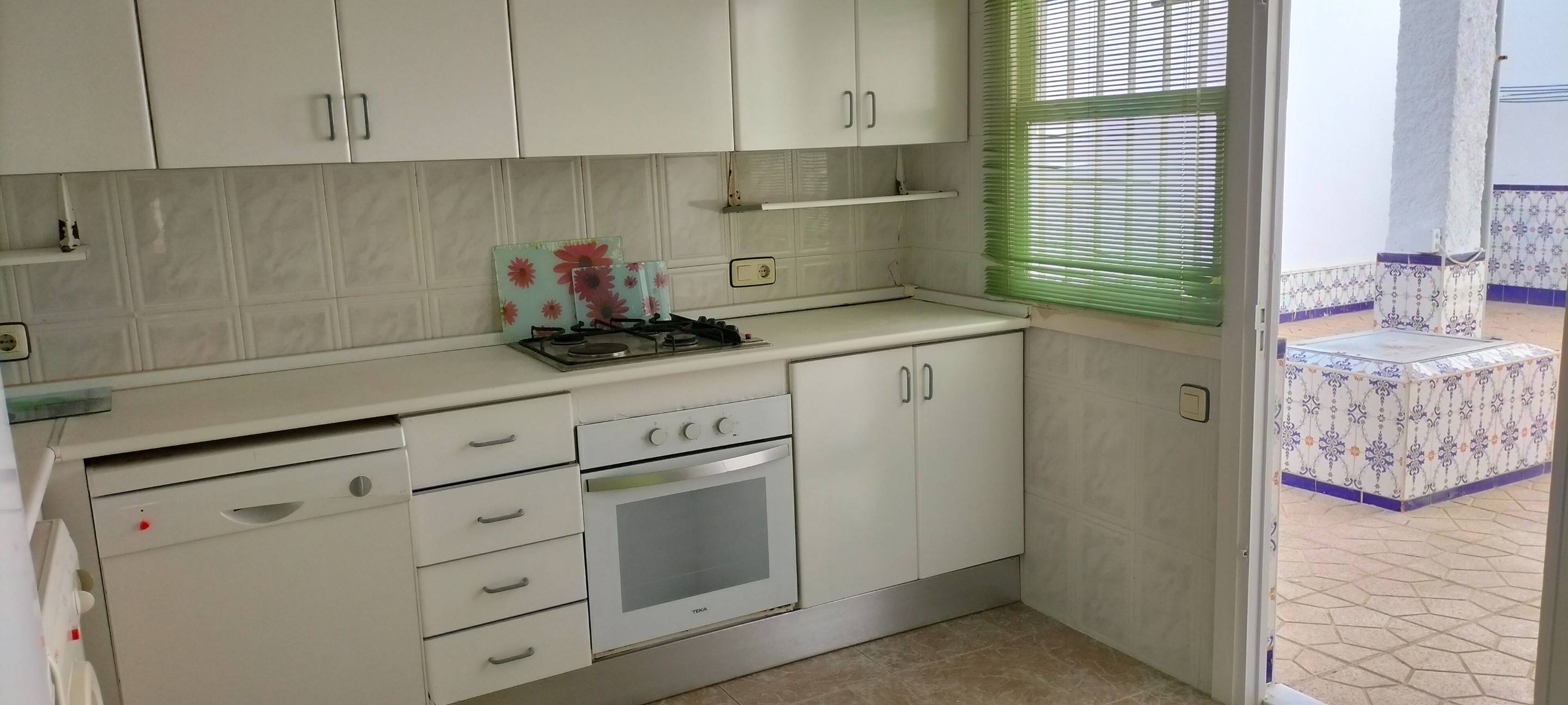 For sale - 5 Bedroom 1 Bathroom Town House in Pilar de La Horadada - Torre de la Horadada  - Alicante