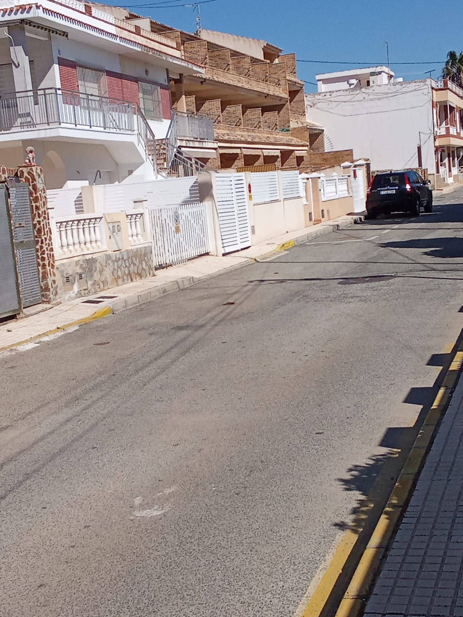 For sale - 5 Bedroom 1 Bathroom Town House in Pilar de La Horadada - Torre de la Horadada  - Alicante