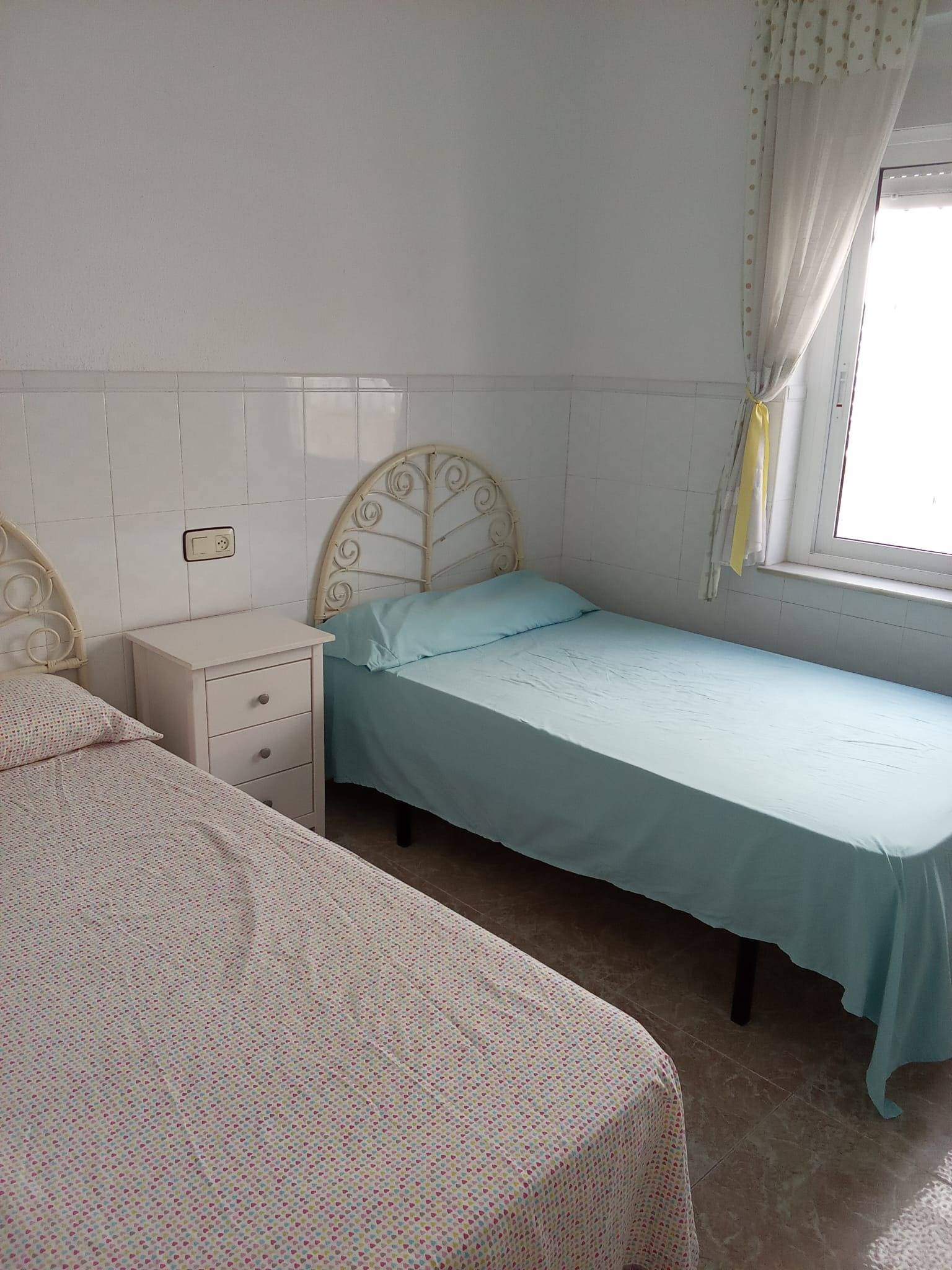 For sale - 5 Bedroom 1 Bathroom Town House in Pilar de La Horadada - Torre de la Horadada  - Alicante