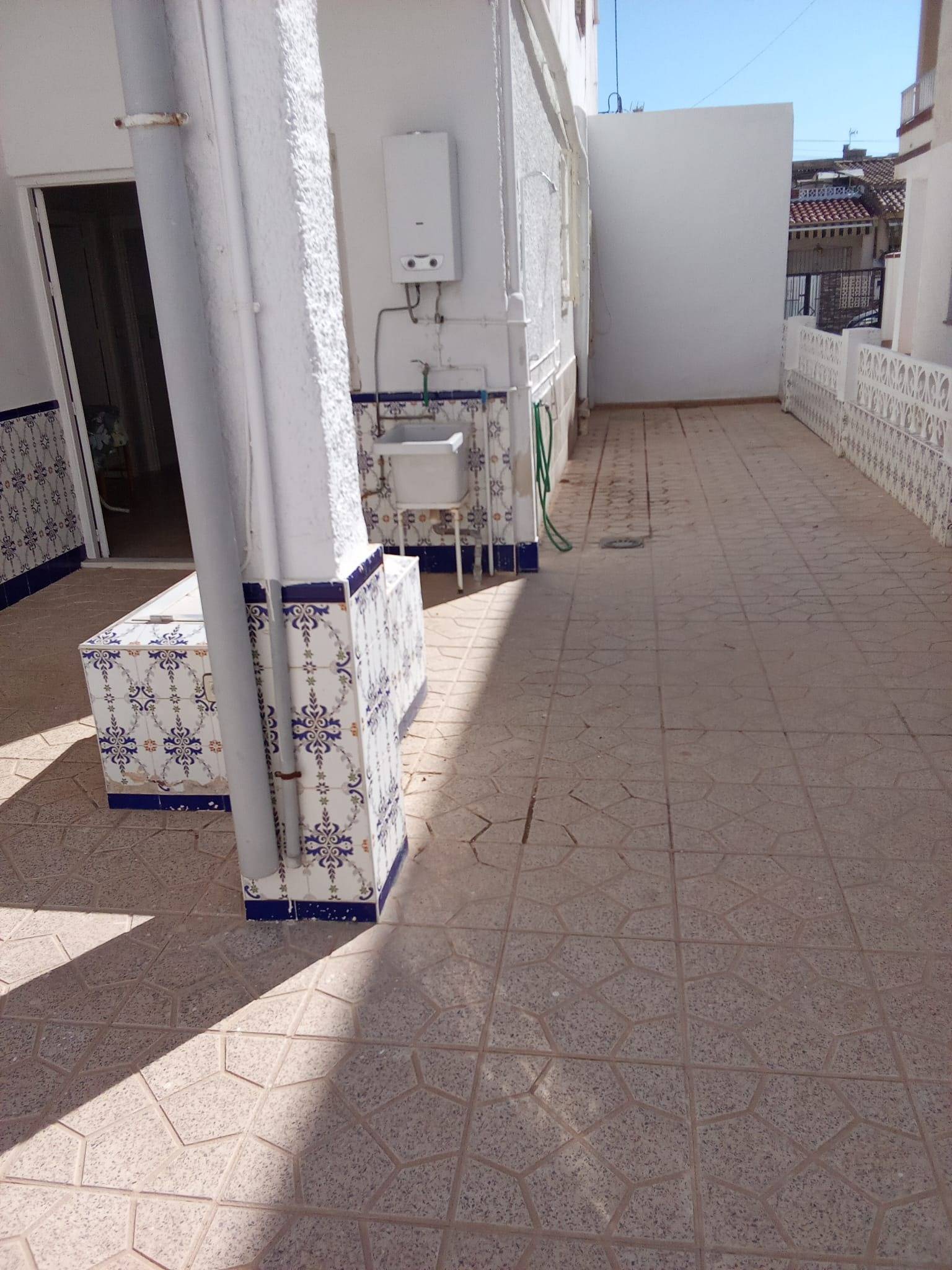 For sale - 5 Bedroom 1 Bathroom Town House in Pilar de La Horadada - Torre de la Horadada  - Alicante