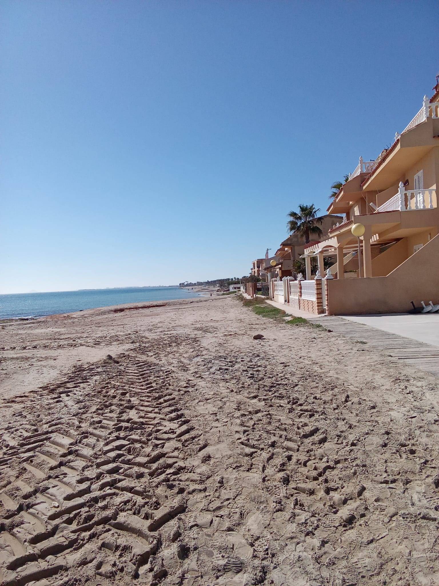 For sale - 5 Bedroom 1 Bathroom Town House in Pilar de La Horadada - Torre de la Horadada  - Alicante