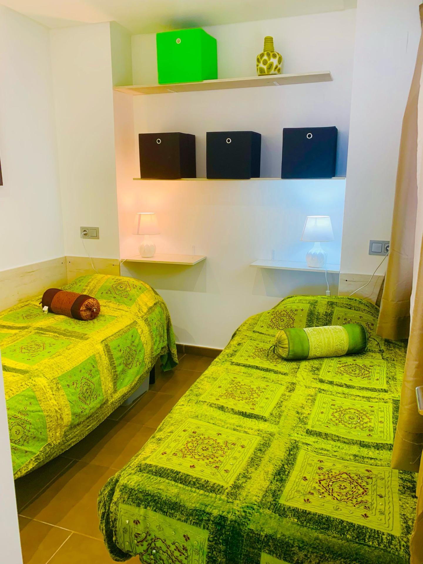 For sale - 2 Bedroom 1 Bathroom Apartment in Guardamar del Segura - Pueblo  - Alicante