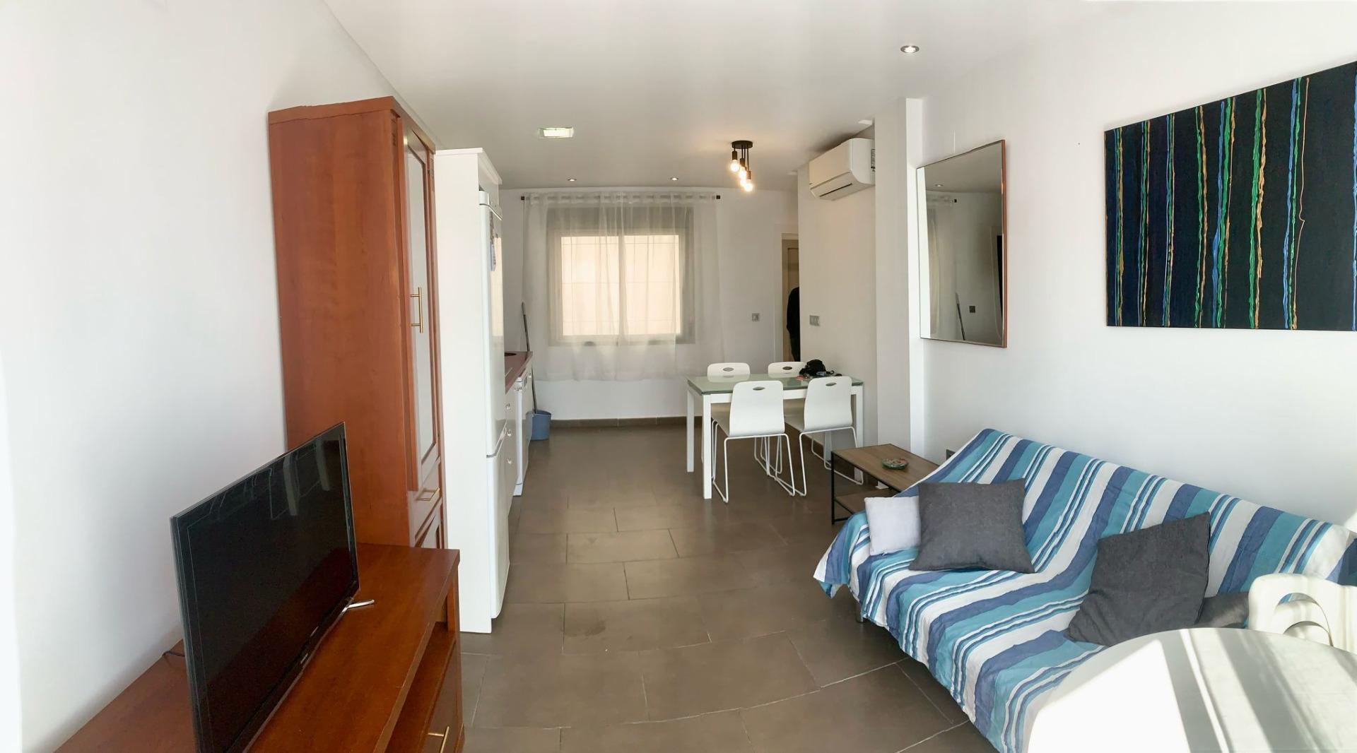 For sale - 2 Bedroom 1 Bathroom Apartment in Guardamar del Segura - Pueblo  - Alicante