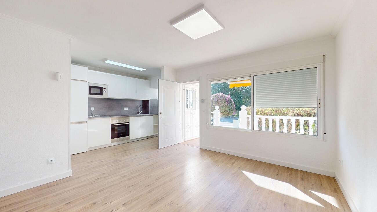 For sale - 2 Bedroom 1 Bathroom Bungalow in Villamartin - Costa Blanca  - Alicante