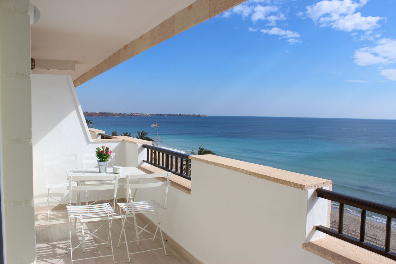 For sale - 3 Bedroom 2 Bathroom Apartment in Mil Palmeras - Costa Blanca  - Alicante