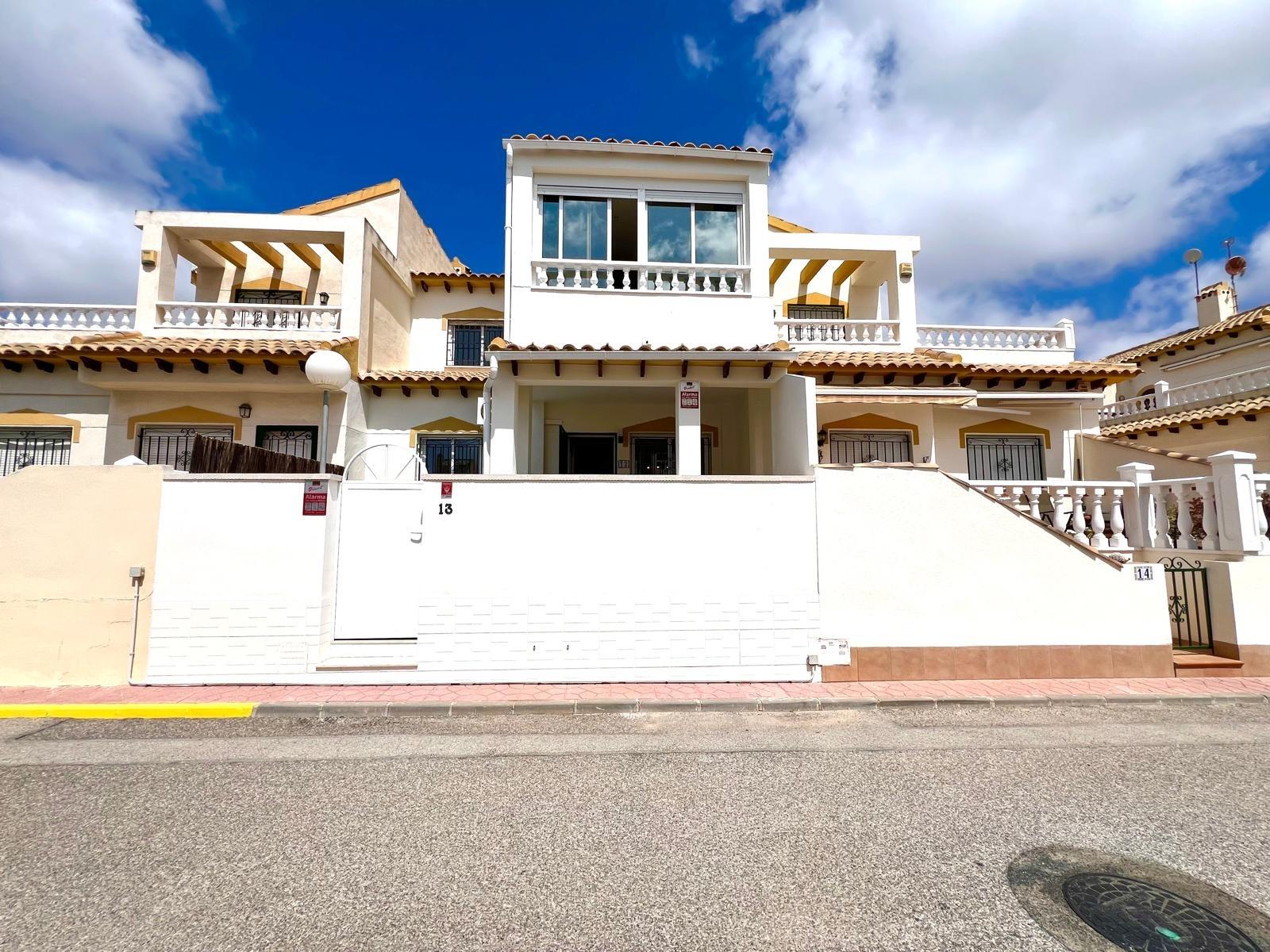For sale - 3 Bedroom 2 Bathroom Town House in Orihuela - Urbanización Perla Del Mar  - Alicante