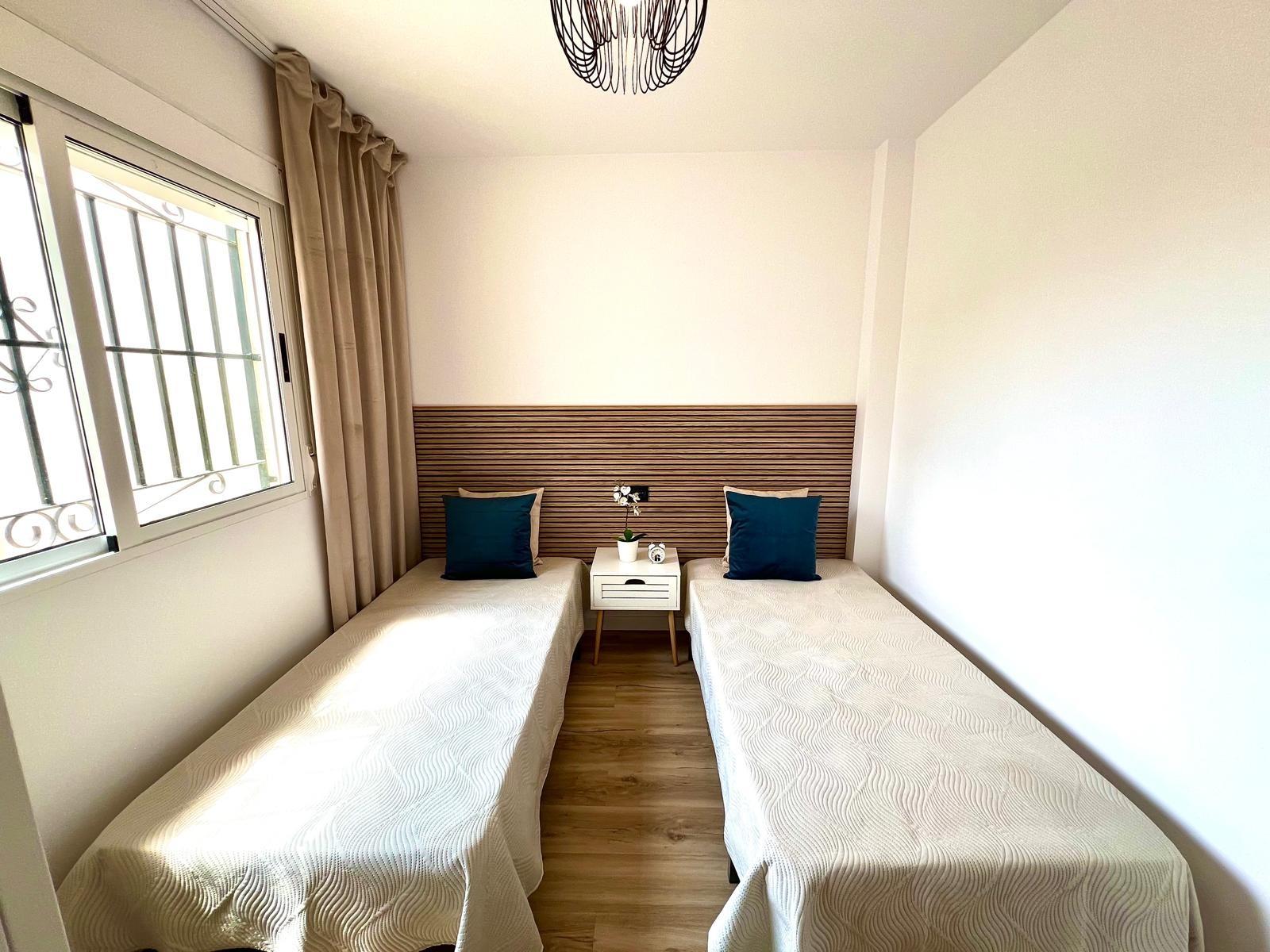 For sale - 3 Bedroom 2 Bathroom Town House in Orihuela - Urbanización Perla Del Mar  - Alicante