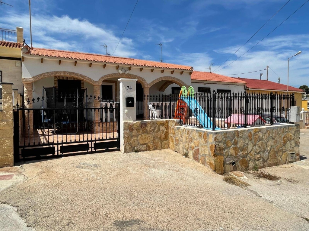 3 Bedroom 1 Bathroom Town House in Pilar de La Horadada