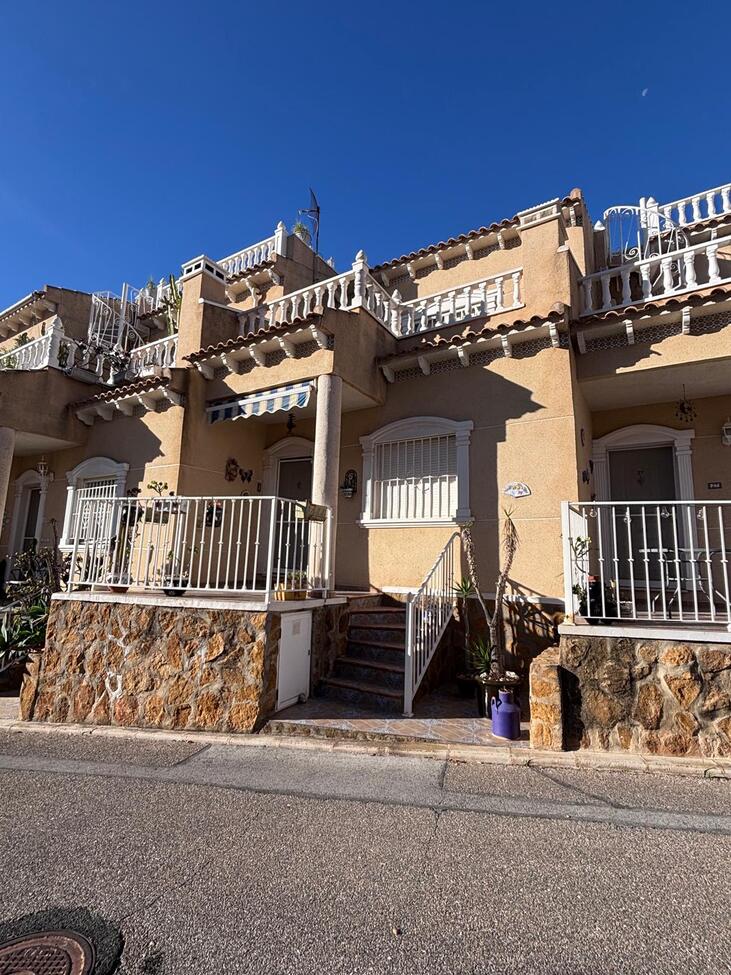 For sale - 2 Bedroom 2 Bathroom Town House in Villamartin - Costa Blanca  - Alicante