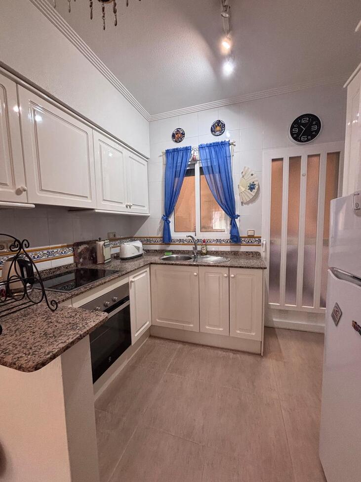 For sale - 2 Bedroom 2 Bathroom Town House in Villamartin - Costa Blanca  - Alicante