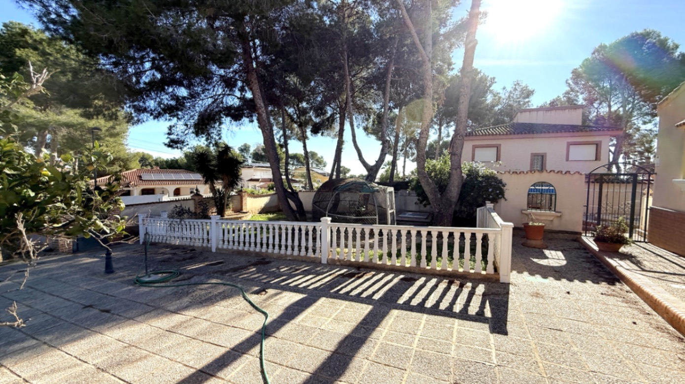 For sale - 4 Bedroom 3 Bathroom Villa in Pilar de La Horadada - Costa Blanca  - Alicante