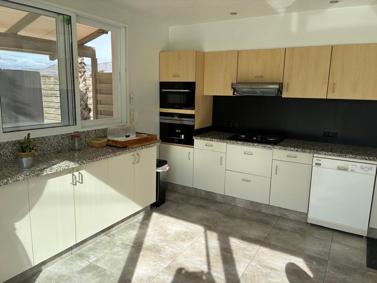 For sale - 5 Bedroom 2 Bathroom Villa in Crevillent - Costa Blanca  - Alicante