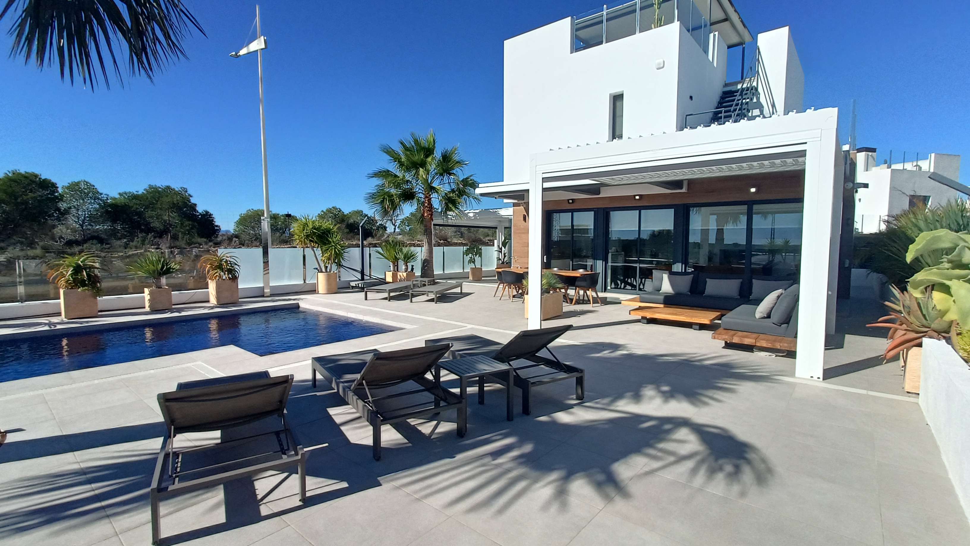 For sale - 3 Bedroom 3 Bathroom Villa in Algorfa - Inland  - Alicante