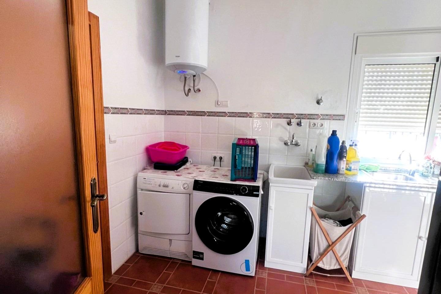 For sale - 5 Bedroom 3 Bathroom Villa in Orihuela - Desamparados-hurchillo-torremendo  - Alicante