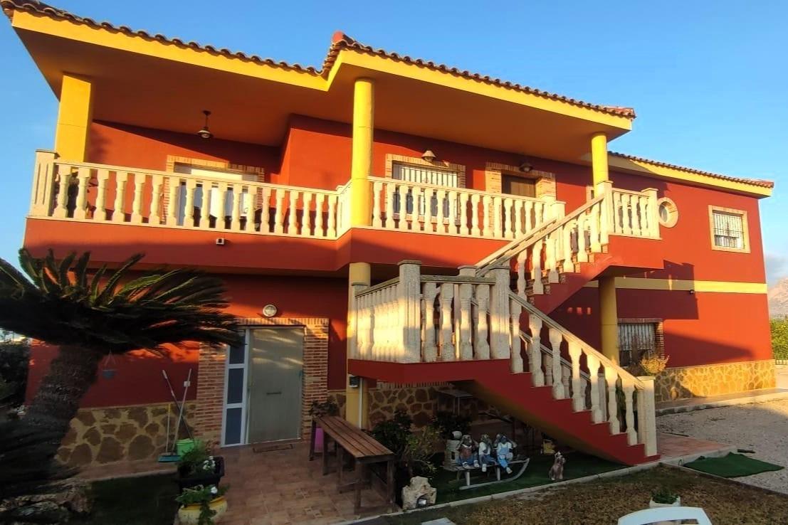 For sale - 5 Bedroom 3 Bathroom Villa in Orihuela - Desamparados-hurchillo-torremendo  - Alicante