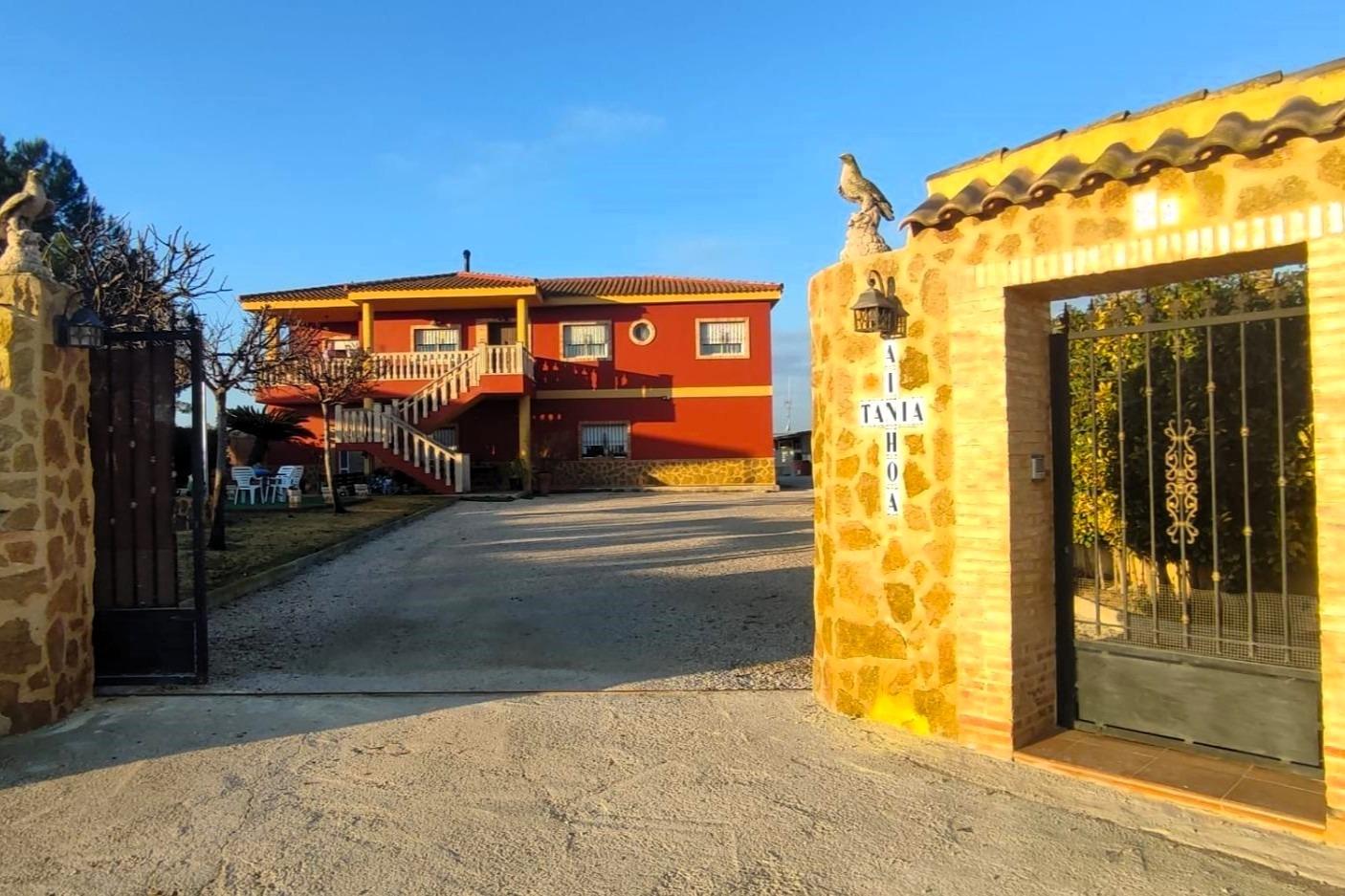 For sale - 5 Bedroom 3 Bathroom Villa in Orihuela - Desamparados-hurchillo-torremendo  - Alicante