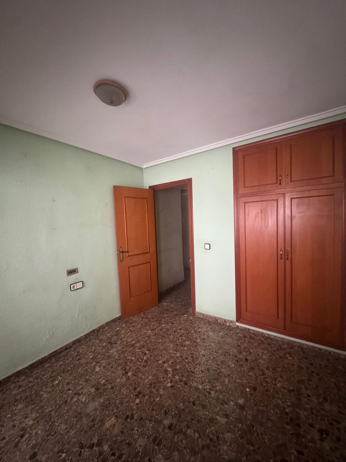 For sale - 3 Bedroom 2 Bathroom Apartment in Orihuela - Zona Centro  - Alicante