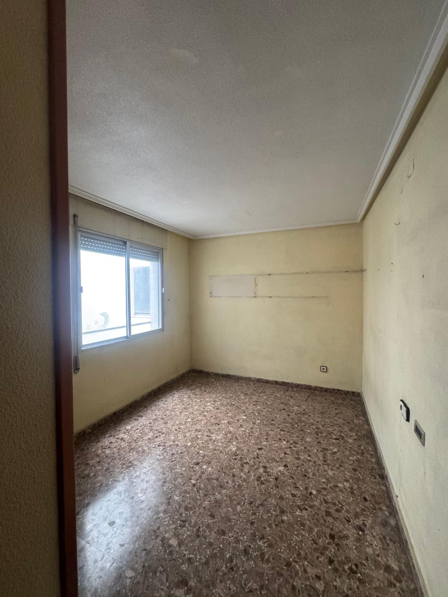 For sale - 3 Bedroom 2 Bathroom Apartment in Orihuela - Zona Centro  - Alicante