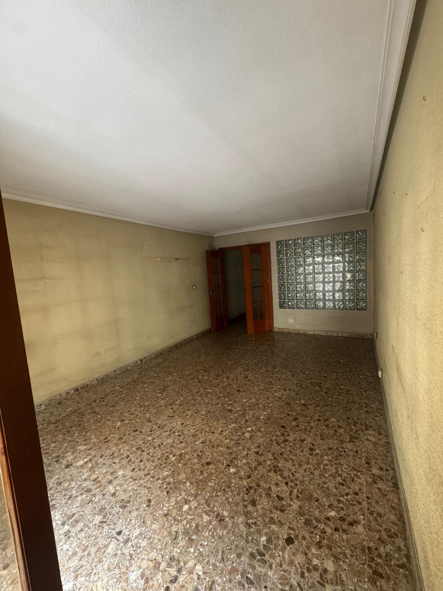 For sale - 3 Bedroom 2 Bathroom Apartment in Orihuela - Zona Centro  - Alicante