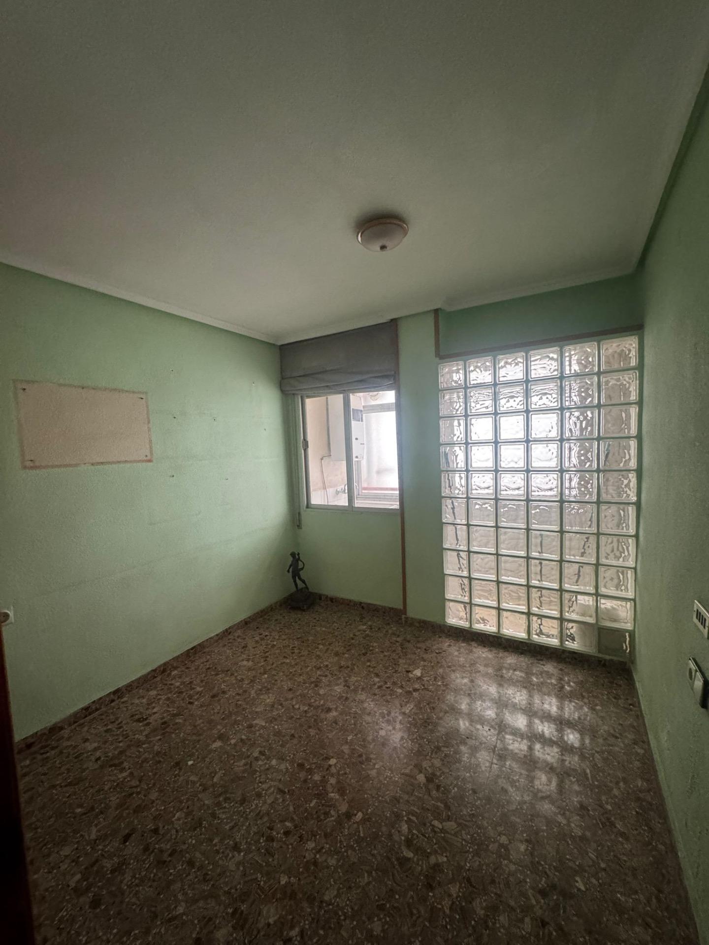 For sale - 3 Bedroom 2 Bathroom Apartment in Orihuela - Zona Centro  - Alicante