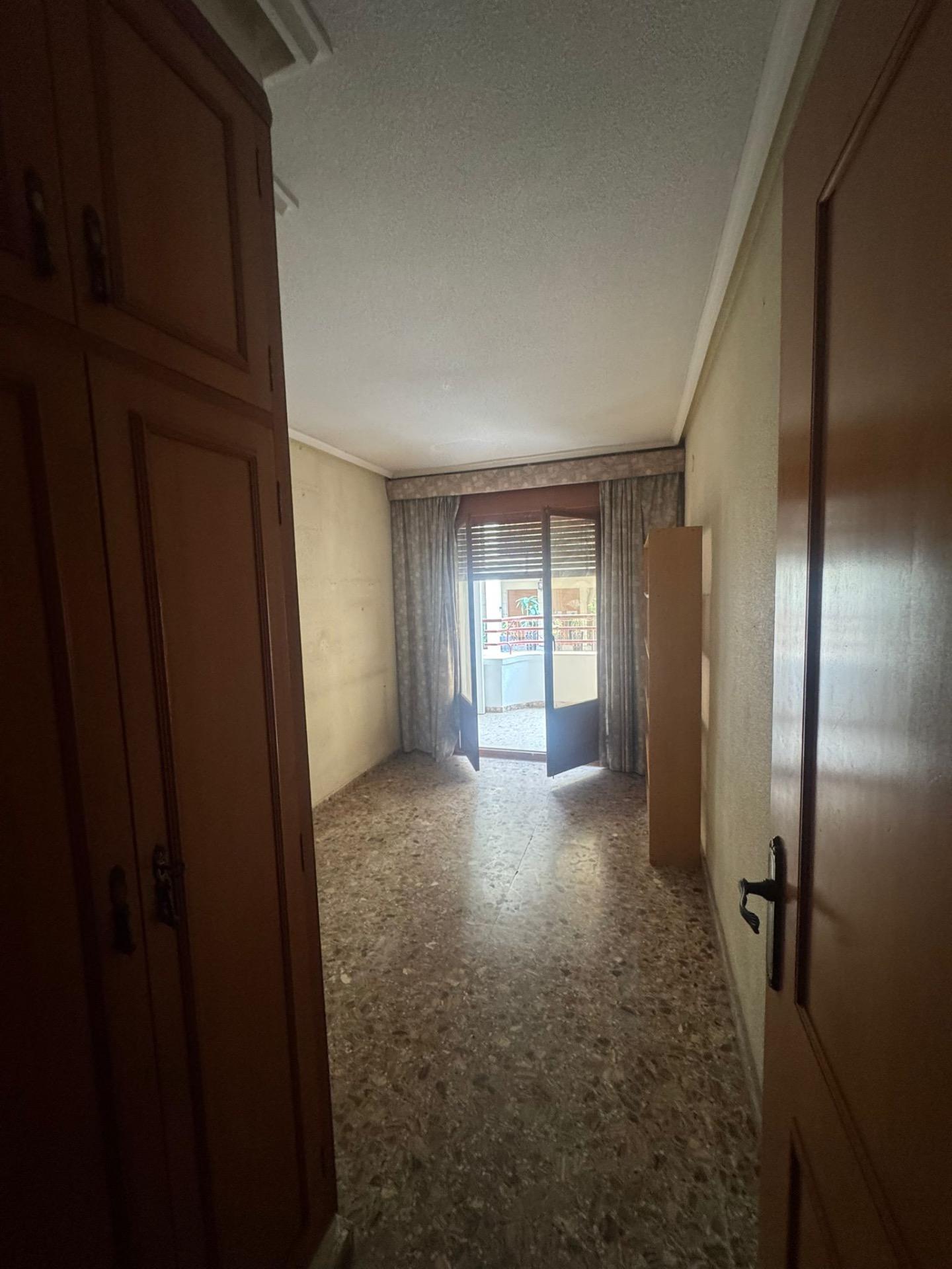 For sale - 3 Bedroom 2 Bathroom Apartment in Orihuela - Zona Centro  - Alicante