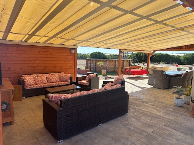 For sale - 5 Bedroom 3 Bathroom Finca in San Miguel de Salinas -  - Alicante