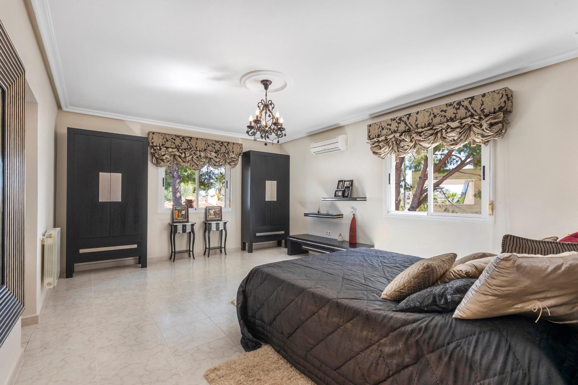 For sale - 5 Bedroom 5 Bathroom Villa in Rojales - Pueblo Bravo  - Alicante