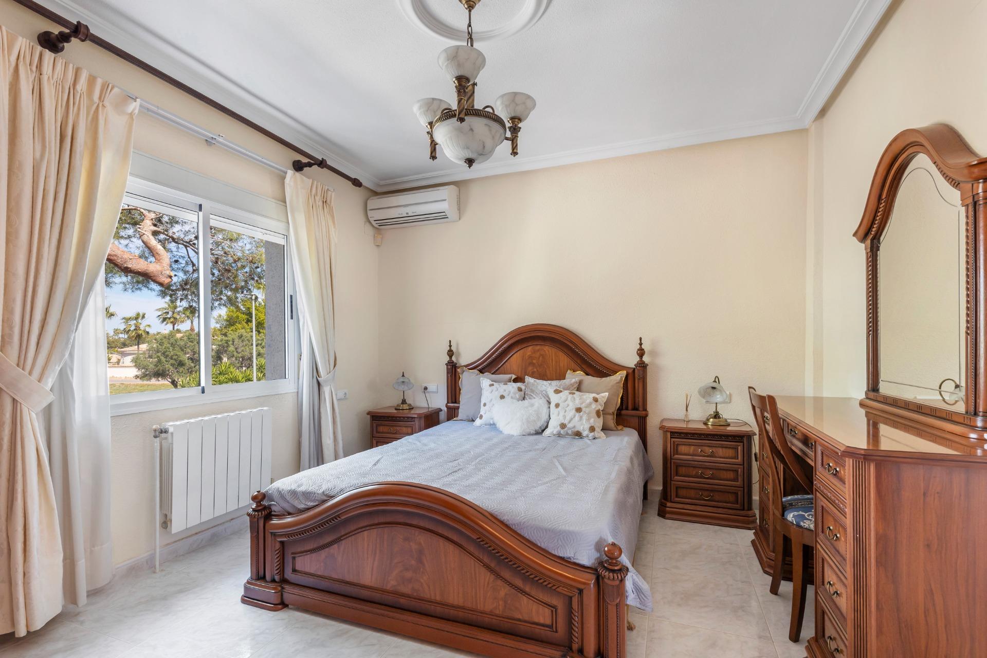 For sale - 5 Bedroom 5 Bathroom Villa in Rojales - Pueblo Bravo  - Alicante