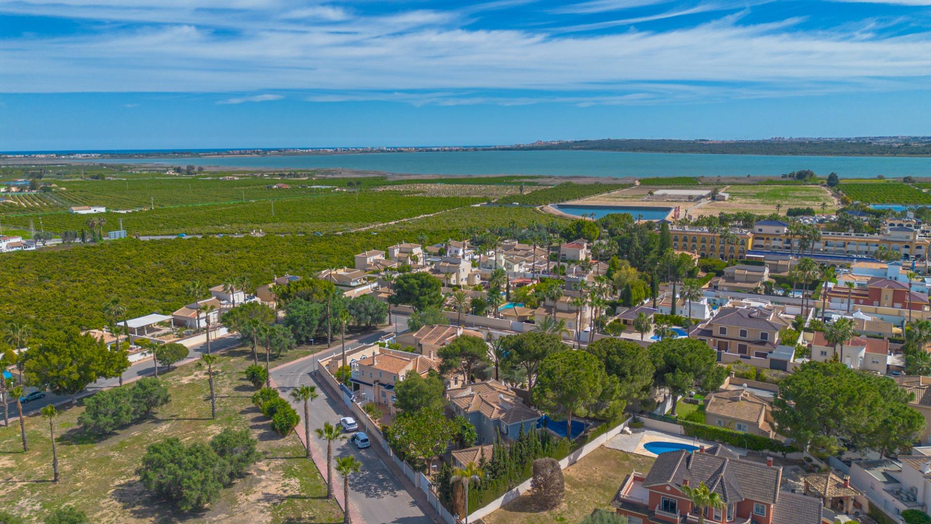 For sale - 5 Bedroom 5 Bathroom Villa in Rojales - Pueblo Bravo  - Alicante