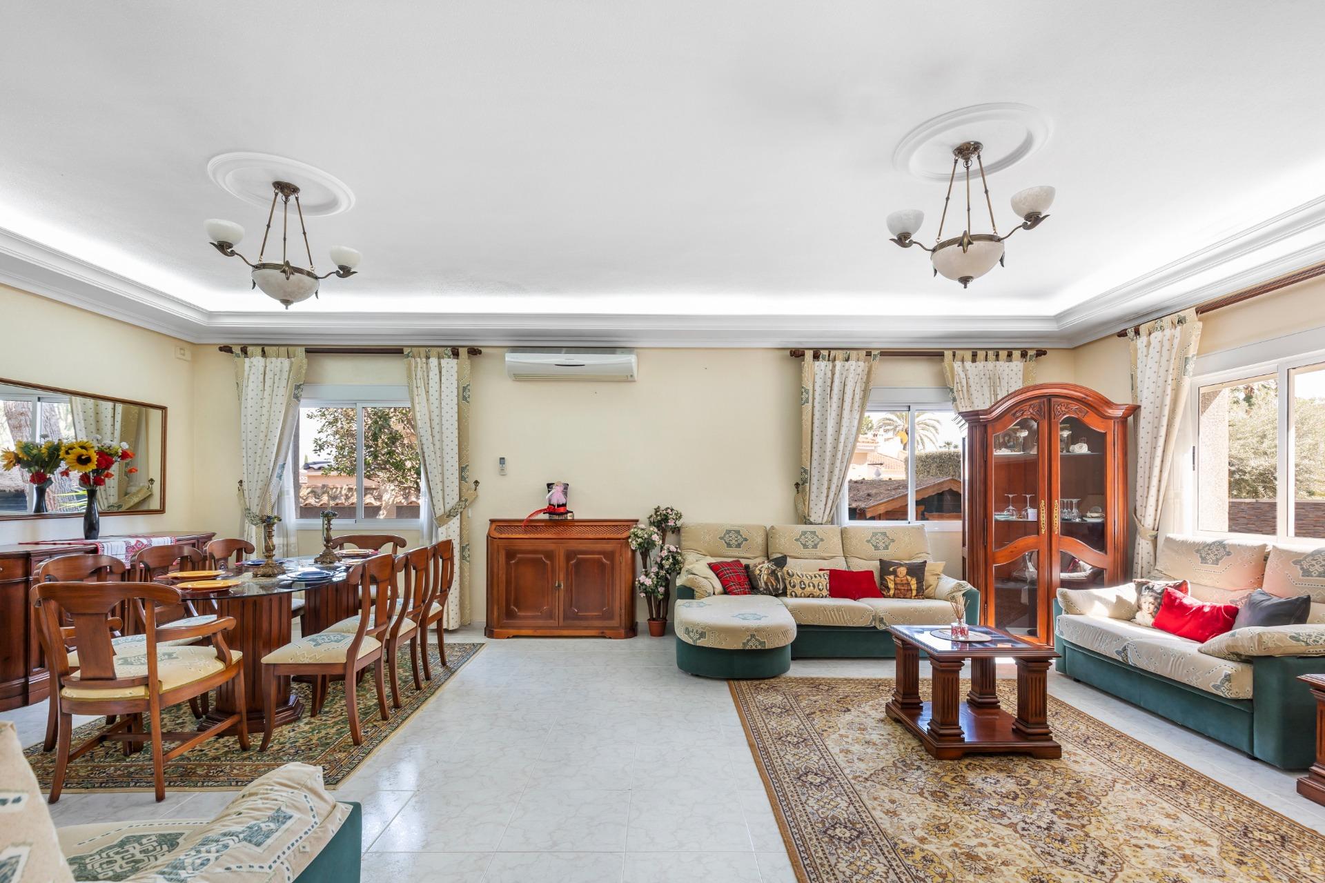 For sale - 5 Bedroom 5 Bathroom Villa in Rojales - Pueblo Bravo  - Alicante