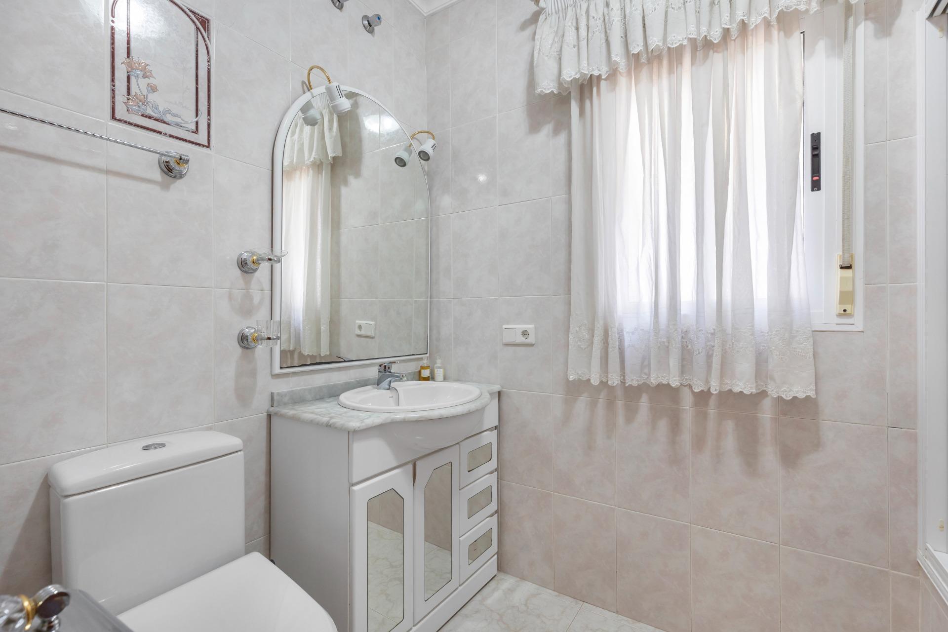 For sale - 5 Bedroom 5 Bathroom Villa in Rojales - Pueblo Bravo  - Alicante