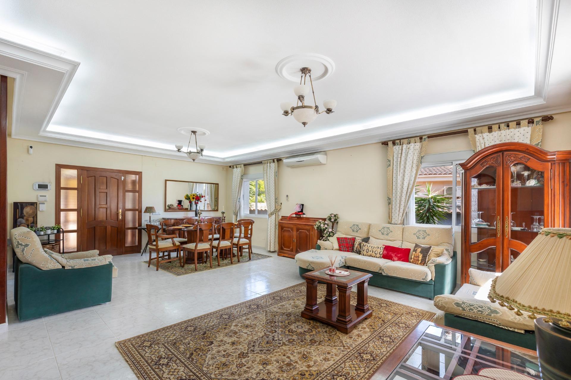 For sale - 5 Bedroom 5 Bathroom Villa in Rojales - Pueblo Bravo  - Alicante