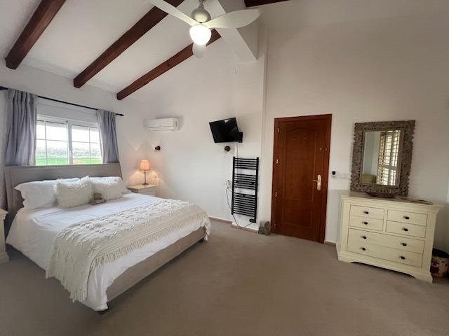 For sale - 3 Bedroom 2 Bathroom Finca in Dolores - Comunidad Valenciana  - Alicante