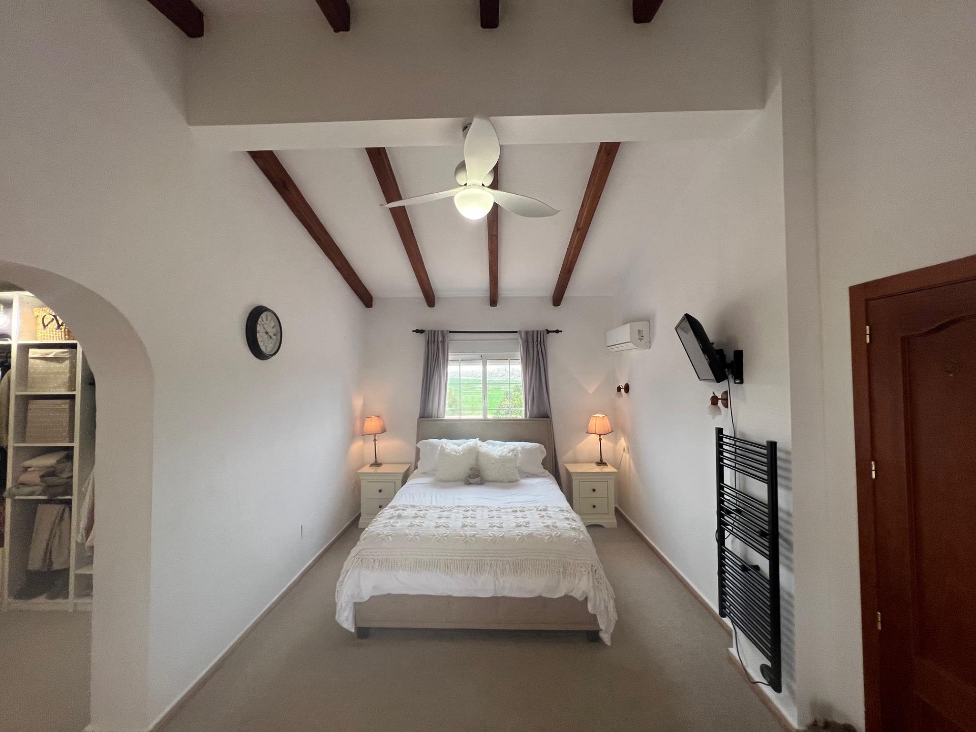 For sale - 3 Bedroom 2 Bathroom Finca in Dolores - Comunidad Valenciana  - Alicante