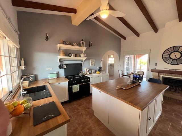 For sale - 3 Bedroom 2 Bathroom Finca in Dolores - Comunidad Valenciana  - Alicante