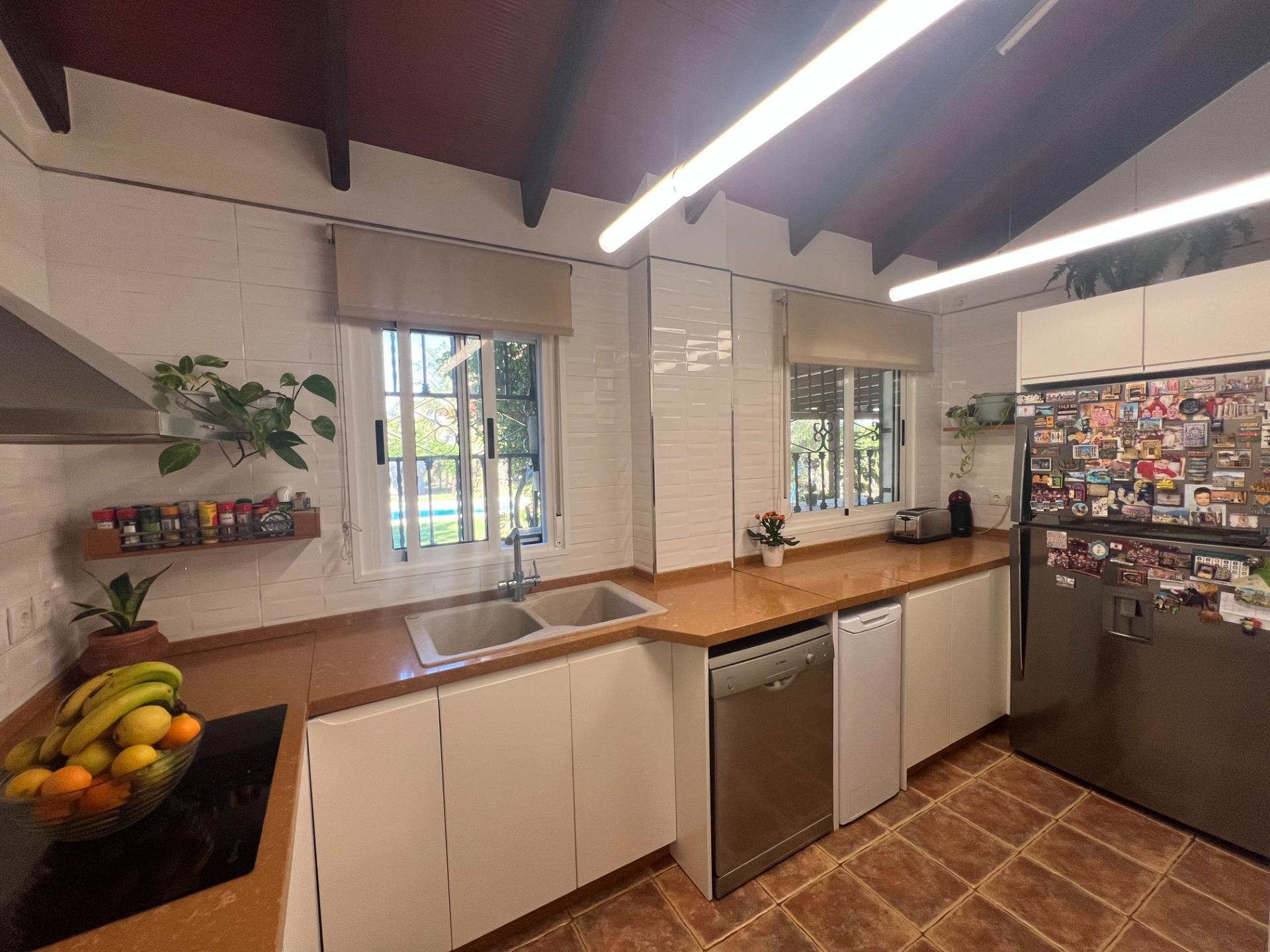 For sale - 4 Bedroom 3 Bathroom Finca in Dolores - Comunidad Valenciana  - Alicante