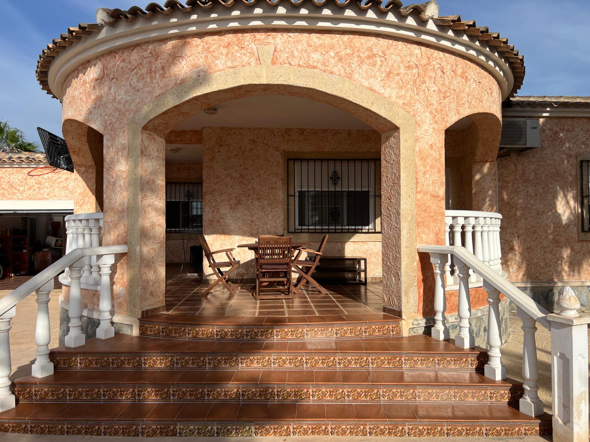 For sale - 3 Bedroom 2 Bathroom Villa in Dolores - Cmno. Escorredor  - Alicante