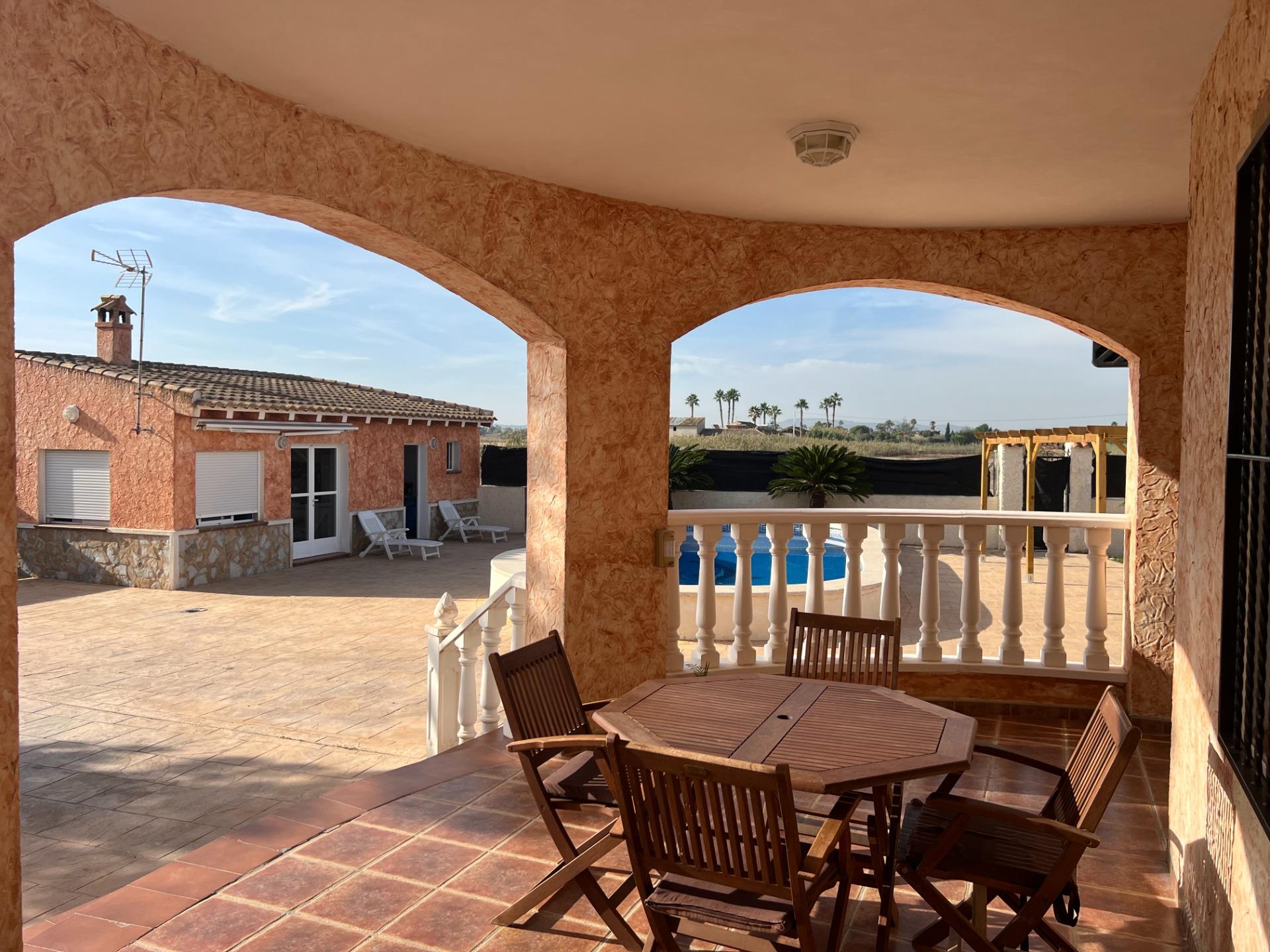 For sale - 3 Bedroom 2 Bathroom Villa in Dolores - Cmno. Escorredor  - Alicante