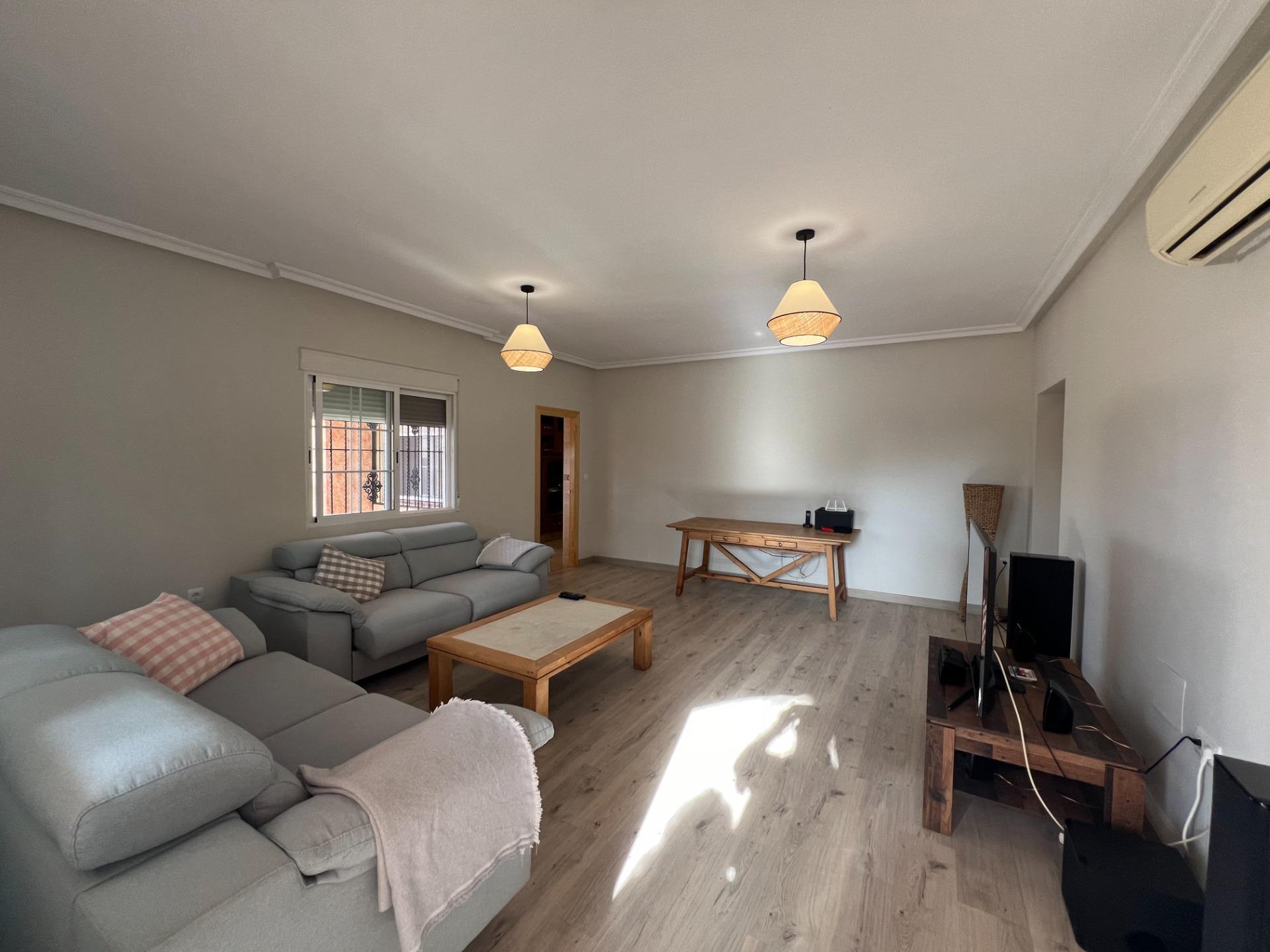 For sale - 3 Bedroom 2 Bathroom Villa in Dolores - Cmno. Escorredor  - Alicante