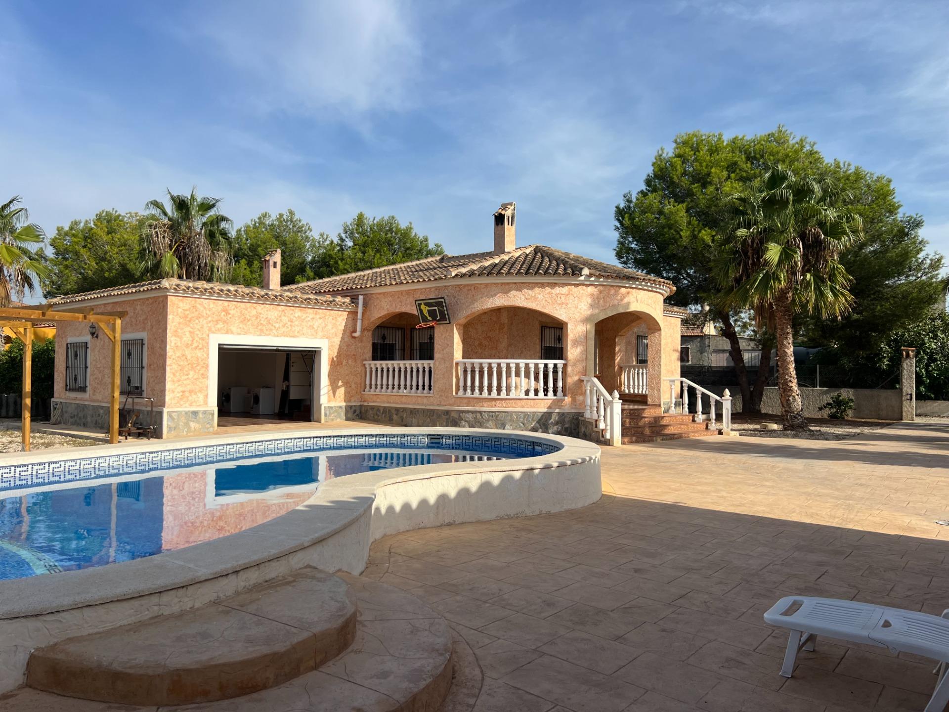 For sale - 3 Bedroom 2 Bathroom Villa in Dolores - Cmno. Escorredor  - Alicante