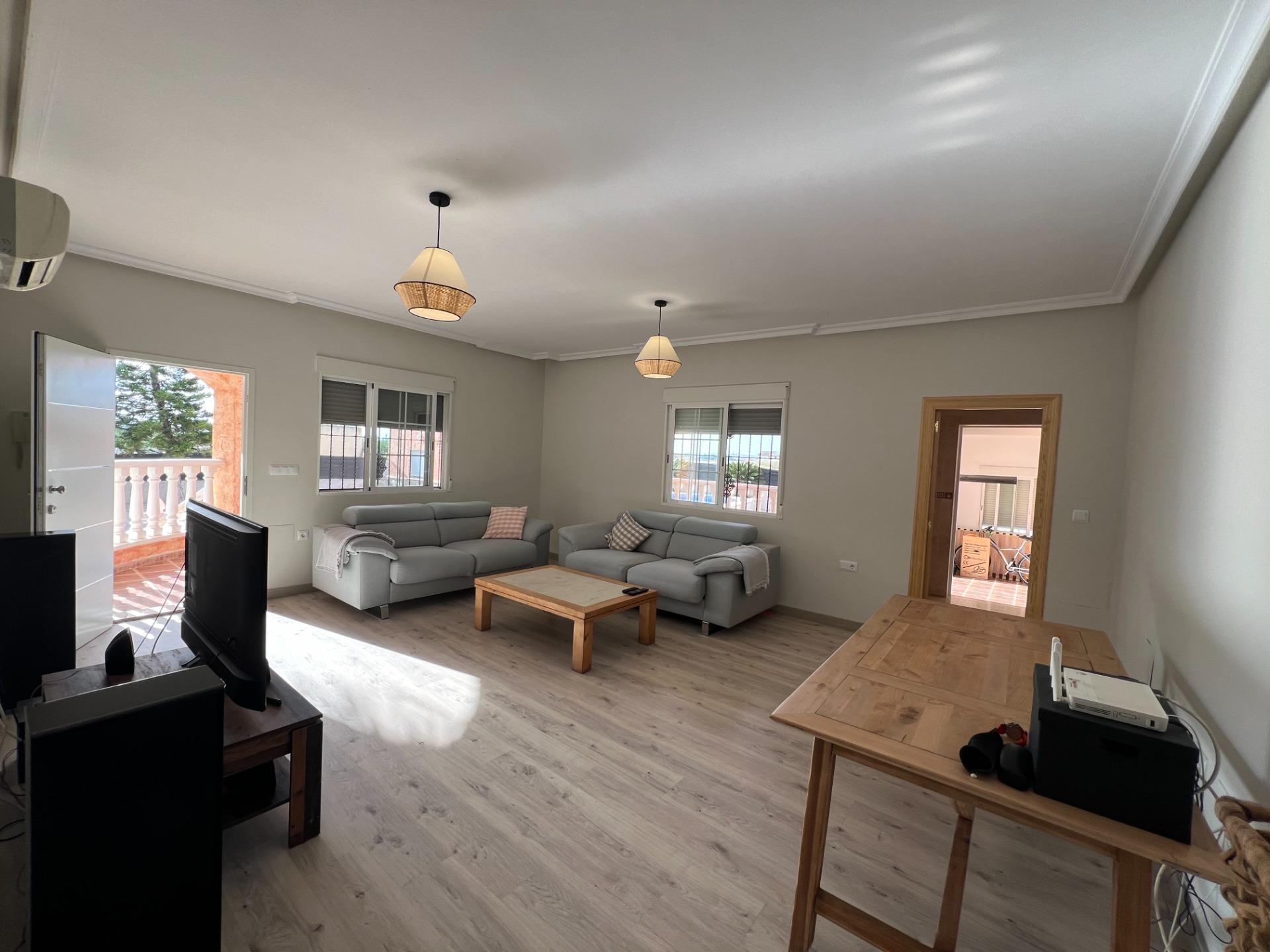 For sale - 3 Bedroom 2 Bathroom Villa in Dolores - Cmno. Escorredor  - Alicante